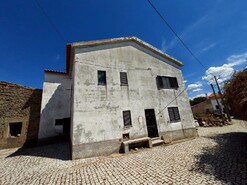 Moradia T3 - Mata de Lobos, Figueira de Castelo Rodrigo, Guarda