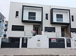 Moradia T4 - Amora, Seixal, Set�bal