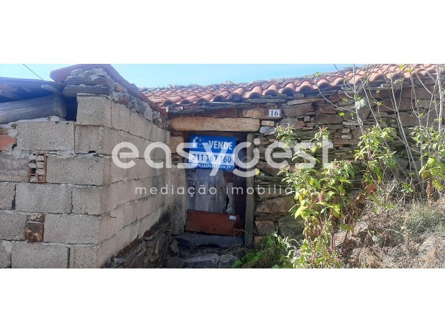 Moradia T1 - Carvi�ais, Torre de Moncorvo, Bragan�a - Imagem grande