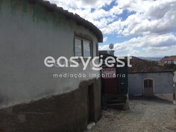 Moradia T2 - A�oreira, Torre de Moncorvo, Bragan�a