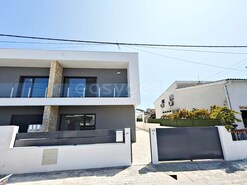 Moradia T4 - Fern�o Ferro, Seixal, Set�bal