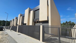 Moradia T3 - F�nzeres, Gondomar, Porto