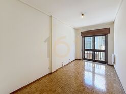 Apartamento T2 - Paranhos, Porto, Porto - Miniatura: 16/17
