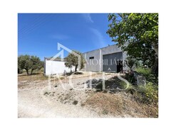 Armaz�m T0 - S. Vicente do Pa�l, Santar�m, Santar�m