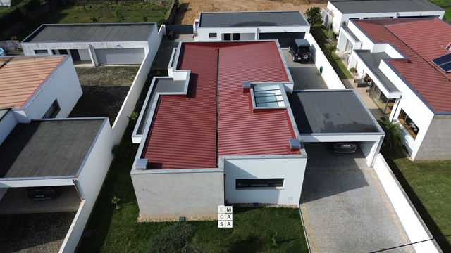 Moradia T3 - Loureiro, Oliveira de Azem�is, Aveiro - Imagem grande