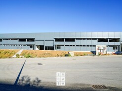 Armaz�m T0 - Pinheiro da Bemposta, Oliveira de Azem�is, Aveiro - Miniatura: 3/17