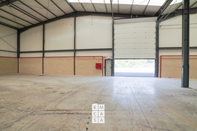 Armaz�m T0 - Pinheiro da Bemposta, Oliveira de Azem�is, Aveiro - Miniatura: 4/17