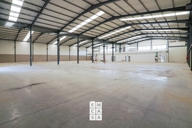 Armaz�m T0 - Pinheiro da Bemposta, Oliveira de Azem�is, Aveiro - Miniatura: 8/17