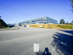 Armaz�m T0 - Pinheiro da Bemposta, Oliveira de Azem�is, Aveiro - Miniatura: 16/17