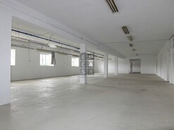 Armaz�m T0 - Santiago de Riba-Ul, Oliveira de Azem�is, Aveiro