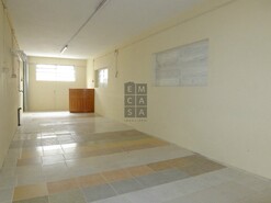 Armaz�m T0 - Santiago de Riba-Ul, Oliveira de Azem�is, Aveiro - Miniatura: 3/21