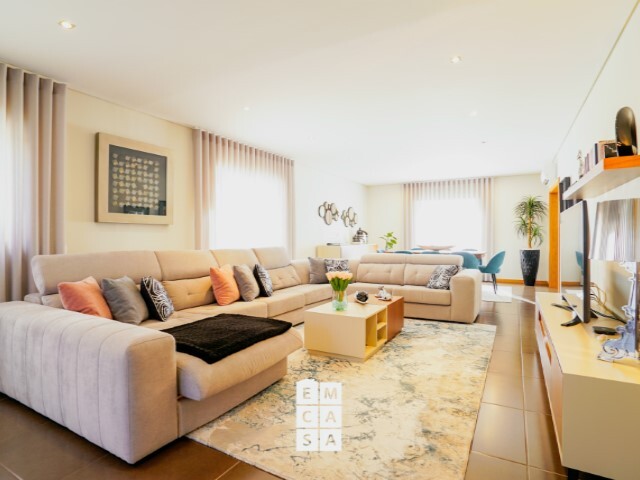 Moradia T4 - Oliveira de Azemeis, Oliveira de Azemis, Aveiro - Imagem grande