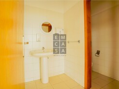 Loja T0 - Santiago de Riba-Ul, Oliveira de Azem�is, Aveiro - Miniatura: 12/16