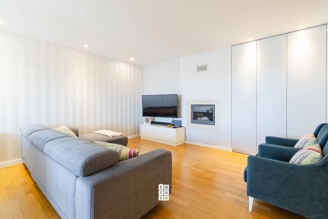 Apartamento T5 - Santiago de Riba-Ul, Oliveira de Azem�is, Aveiro - Imagem grande