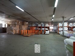 Armaz�m T0 - Vila de Cucuj�es, Oliveira de Azem�is, Aveiro - Miniatura: 14/24