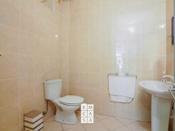 Loja T0 - Santiago de Riba-Ul, Oliveira de Azem�is, Aveiro - Miniatura: 16/16