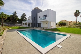 Moradia T4 - Quarteira, Loul�, Faro (Algarve)