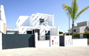 Moradia T3 - Quarteira, Loul�, Faro (Algarve) - Miniatura: 1/29