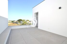 Moradia T3 - Quarteira, Loul�, Faro (Algarve) - Miniatura: 27/29