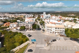 Loja - Quarteira, Loul�, Faro (Algarve)