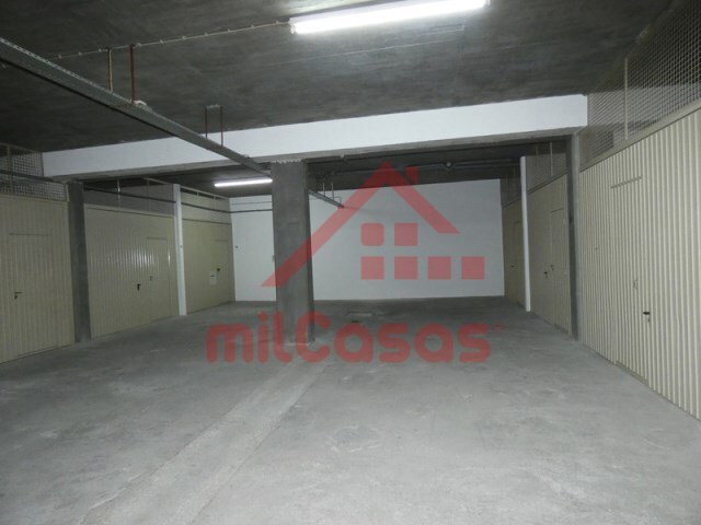Garagem - A.  dos Cunhados, Torres Vedras, Lisboa - Imagem grande