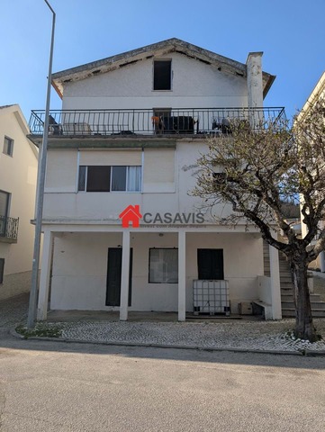 Pr�dio - Canas de Senhorim, Nelas, Viseu - Imagem grande