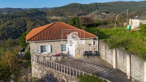 Moradia T3 - Vila Ch� do Mar�o, Amarante, Porto