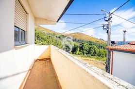 Moradia T5 - Sedielos, Peso da R�gua, Vila Real - Miniatura: 19/25