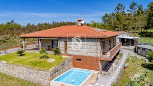 Moradia T3 - Monte e Queimadela, Almeida, Guarda