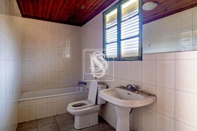 Moradia T2 - Av�es, Lamego, Viseu - Miniatura: 1/7