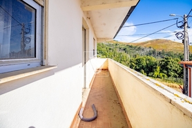 Moradia T5 - Sedielos, Peso da R�gua, Vila Real