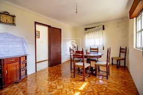 Moradia T5 - Sedielos, Peso da R�gua, Vila Real - Miniatura: 9/25