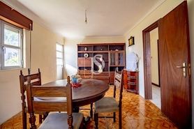 Moradia T5 - Sedielos, Peso da R�gua, Vila Real - Miniatura: 18/25