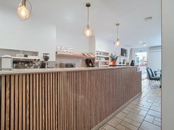 Loja - Ermesinde, Valongo, Porto - Miniatura: 13/21