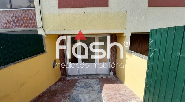 Loja T0 - Corroios, Seixal, Setúbal - Imagem grande