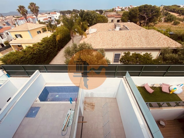 Moradia T3 - Montenegro, Faro, Faro (Algarve) - Imagem grande