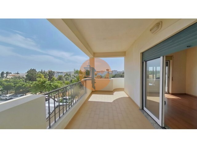 Apartamento T4 - Quelfes, Olh�o, Faro (Algarve) - Imagem grande