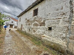 Moradia T0 - Vilar de Perdizes e Meixide, Montalegre, Vila Real - Miniatura: 9/10