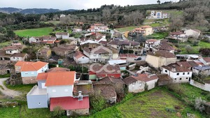 Moradia T0 - S�o Pedro de Agostem, Chaves, Vila Real - Miniatura: 19/23