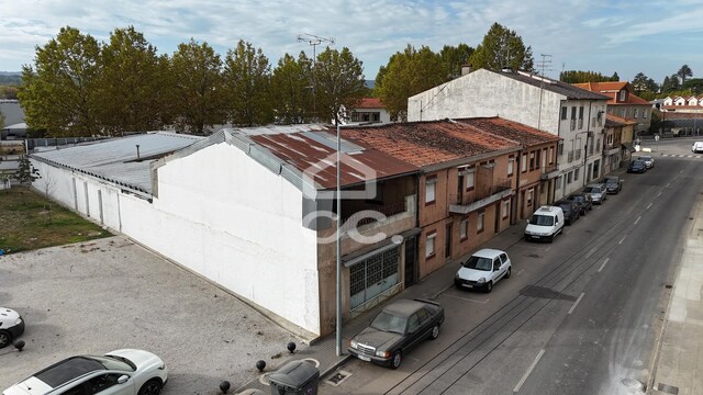 Pr�dio T0 - Madalena, Chaves, Vila Real - Imagem grande