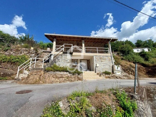 Moradia T2 - Santa Marinha, Ribeira de Pena, Vila Real - Imagem grande
