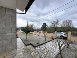 Moradia T4 - Vilar de Nantes, Chaves, Vila Real - Miniatura: 5/33