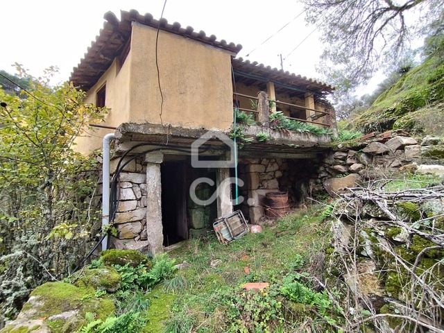 Ruina T0 - So Julio de Montenegro, Chaves, Vila Real - Imagem grande