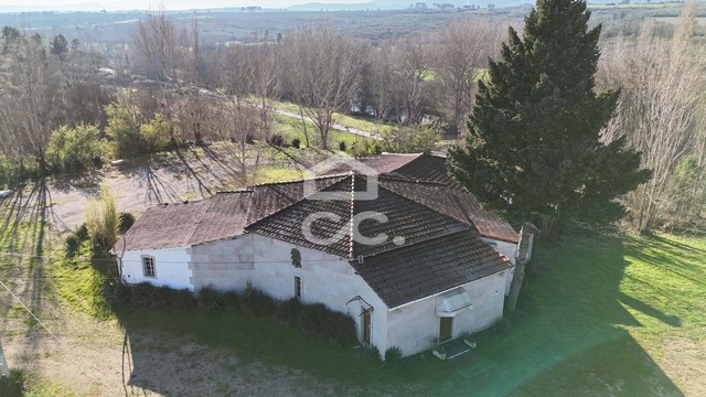 Loja T0 - VILA VERDE DA RAIA, Chaves, Vila Real - Imagem grande