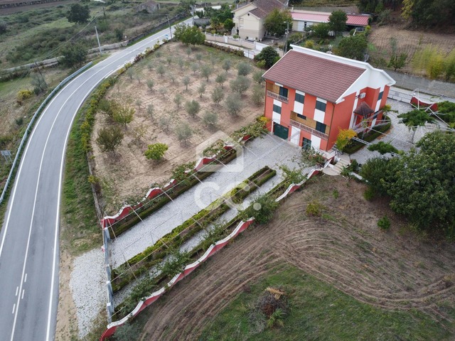 Moradia T6 - Redondelo, Chaves, Vila Real - Imagem grande