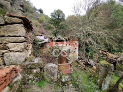 Ruina T0 - So Julio de Montenegro, Chaves, Vila Real - Miniatura: 4/18