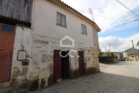 Moradia T2 - Ervededo, Chaves, Vila Real - Miniatura: 1/15