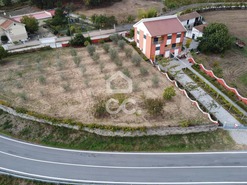 Moradia T6 - Redondelo, Chaves, Vila Real - Miniatura: 1/18