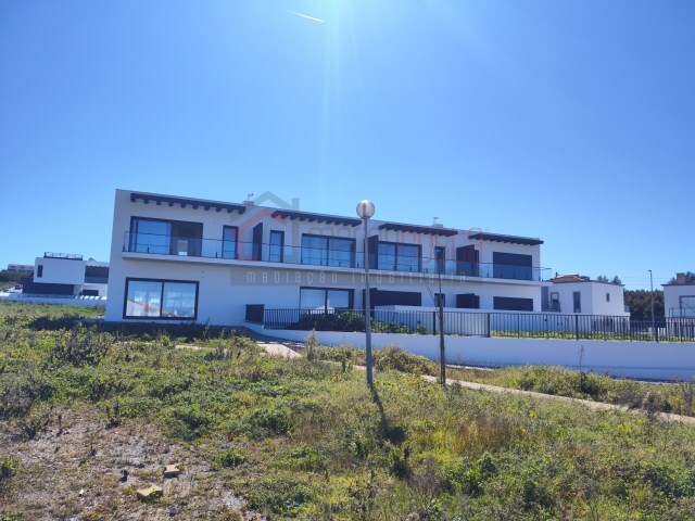 Comércio - Atouguia da Baleia, Peniche, Leiria - Imagem grande