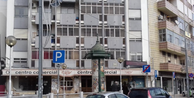 Loja - Mina de gua, Amadora, Lisboa - Imagem grande